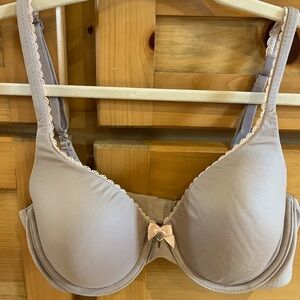 Victoria’s Secret Body By Victoria Lined Perfect Coverage Grey 34C Bra